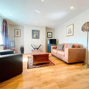 Cheltenham Central Apartment, Parking, Close Bars & Restaurants Apartment