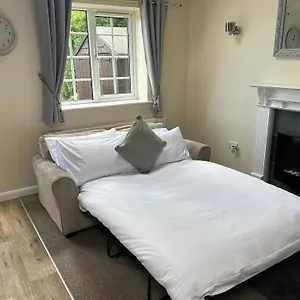 midsummer-cottage-kirby-misperton.yorkshirehotels.net/
